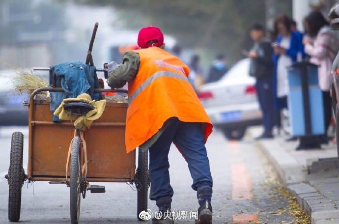 你扔一個煙頭，他們可能被罰款甚至付出生命[話筒]