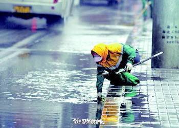 你扔一個煙頭，他們可能被罰款甚至付出生命[話筒]