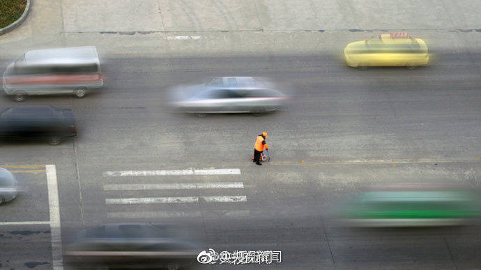 你扔一個煙頭，他們可能被罰款甚至付出生命[話筒]