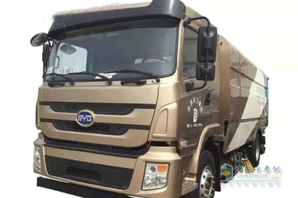“土豪金版”新型純電動零排放洗掃車